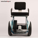 Nino Robotics der neue elektrische selbstbalancierende Rollstuhl in blau und weiss der Spass macht von vorne im FunShop Wien kaufen testen und probefahren