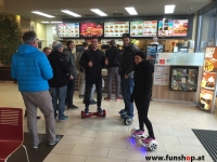 Oxboard und IO Angelboard Hoverboard im FunShop kaufen und testen beim ATV Test mit Andreas Moravec vor im Burger King