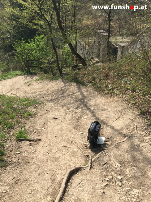 Der FunShop Wien unterwegs mit dem elektrischen Einrad Kingsong KS14 durch den 13 Bezirk der steilen Lainzer Tiergarten Mauer entlang