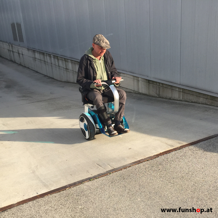 Electric wheelchair Nino from Nino Robotics test drive up beim Experten für Elektromobilität im FunShop Wien testen und kaufen