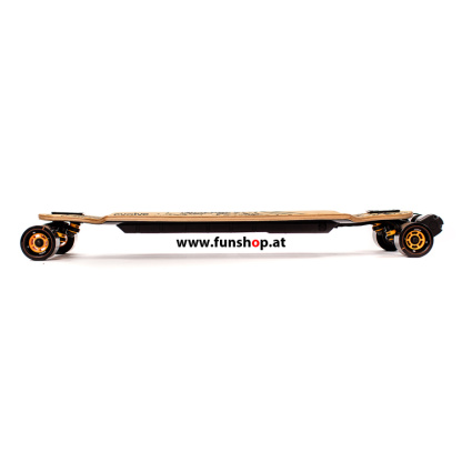 Evolve GT Bamboo Street elektrisches Skateboard von der Seite beim Experten für Elektromobilität im FunShop Wien testen und kaufen