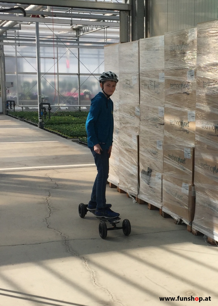 Evolve GT Carbon All Terrain elektrisches Longboard Skateboard beim Experten für Elektromobilität im FunShop Wien Österreich kaufen und testen