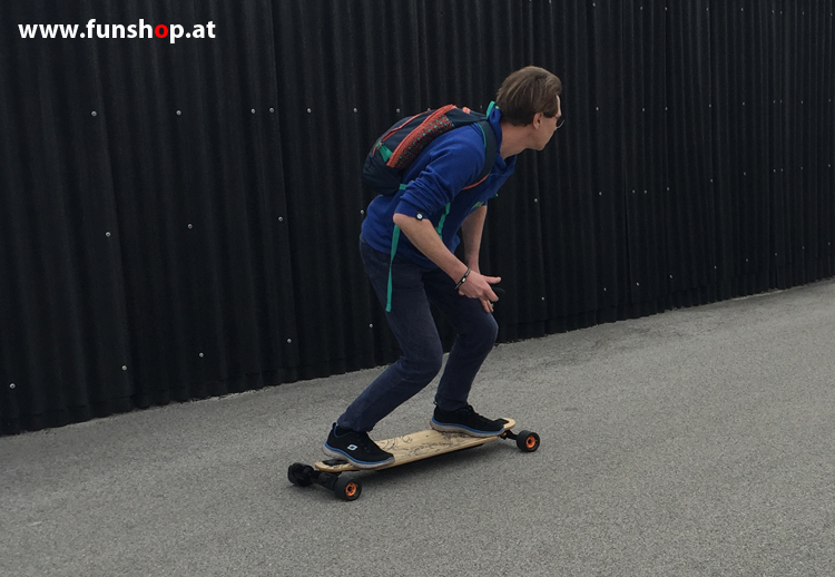 Evolve GT Carbon Bamboo Street All Terrain elektrisches Longboard Skateboard beim Experten für Elektromobilität im FunShop Wien Österreich kaufen und testen