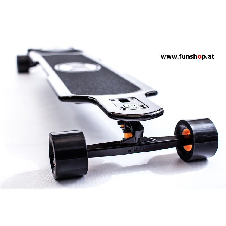 Evolve GT Carbon Street elektrisches Skateboard von vorne beim Experten für Elektromobilität im FunShop Wien testen und kaufen
