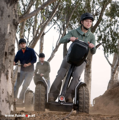 Original Segway x2 SE Personal Transporter im Wald beim Experten für Elektromobilität im FunShop Wien testen probefahren und kaufen