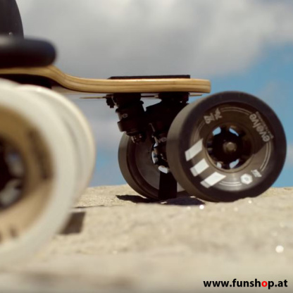 evolve-bamboo-carbon-gtr-electric-skateboard-10-years-funshop-vienna-austria