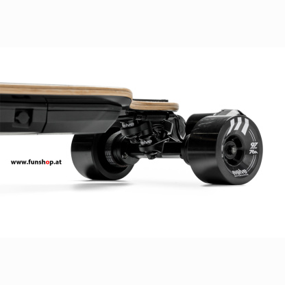 evolve-bamboo-carbon-gtr-street-all-terrain-electric-skateboard-10-years-funshop-vienna-austria