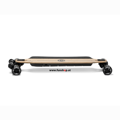 evolve-bamboo-carbon-gtr-street-all-terrain-electric-skateboard-10-years-funshop-vienna-austria