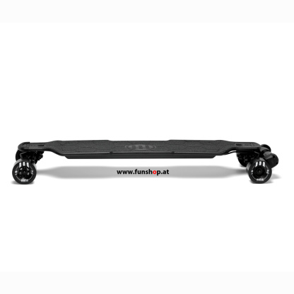 evolve-bamboo-carbon-gtr-street-all-terrain-electric-skateboard-10-years-funshop-vienna-austria