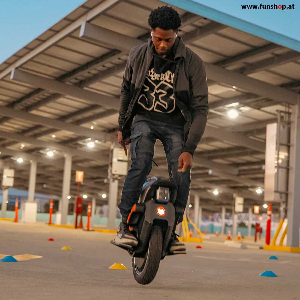 inmotion-v12s-elektrisches-einrad-euc-sprung-funshop-wien inmotion-v12s-electric-unicycle-euc-funshop-vienna