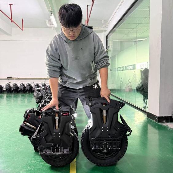 nosfet-aeon-elektrisches-einrad-funshop-wien nosfet-aeon-electric-unicycle-funshop-vienna