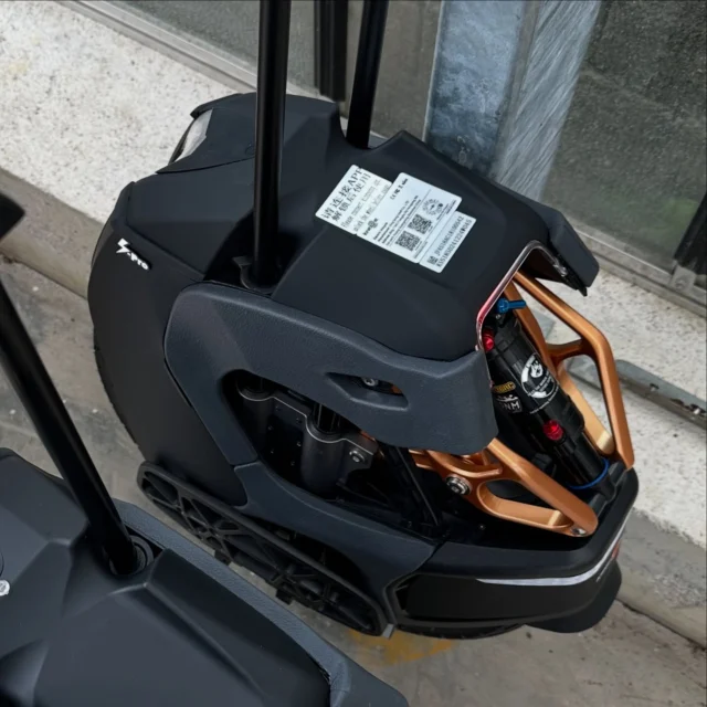 The new Kingsong S18 Pro+ with 50S cells arrived here at FunShop Vienna…🎉🍾.

#kingsong #kingsong18xl #eucvibes #euc #unicycle #unicycling #unicycles #monowheel #kingsongs19 #s18proplus #electricunicycle #electricunicycles #emobility #monocicloelectrico #onewheel #wheeler #funsports #wheelrider #eucrider #ninebot #inmotion #gotway #myeuco #eucrepair #kingsongs18 #kingsongs22 #micromobility #euccommunity #pevcommunity #eucvibes