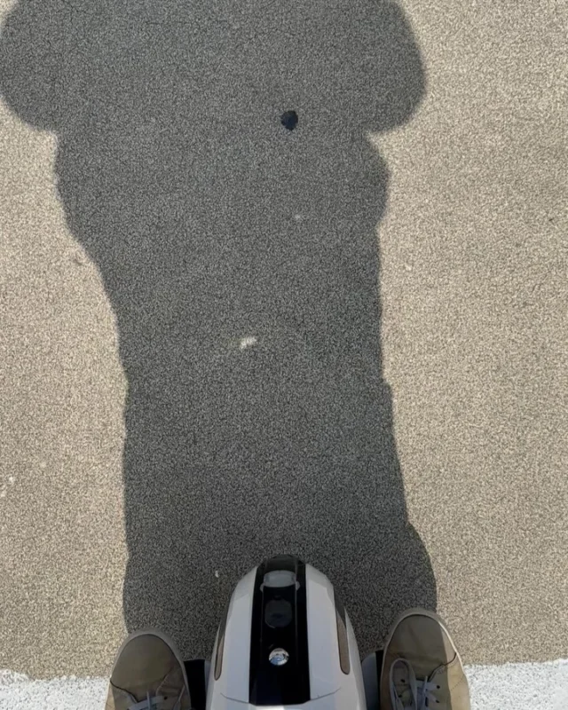 With my electric unicycle on the way to donate blood at the BRUNO. 

And for those who are asking: Yes I also left Brunn am Gebirge with my unicycle after donating without any troubles…😉.

#kingsong #kingsong18xl #eucvibes #euc #unicycle #unicycling #unicycles #monowheel #kingsongs19 #s18 #electricunicycle #electricunicycles #emobility #euctour #onewheel #wheeler #funsports #wheelrider #eucrider #ninebot #inmotion #gotway #myeuco #eucrepair #begode #kingsongs18 #kingsongs22 #micromobility #euccommunity #pevcommunity #eucvibes