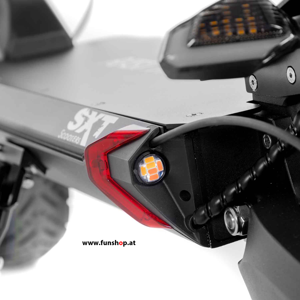 SXT Beast Pro Elektroscooter – FunShop Wien – Hochqualitative  Elektromobilität | Elektroscooter